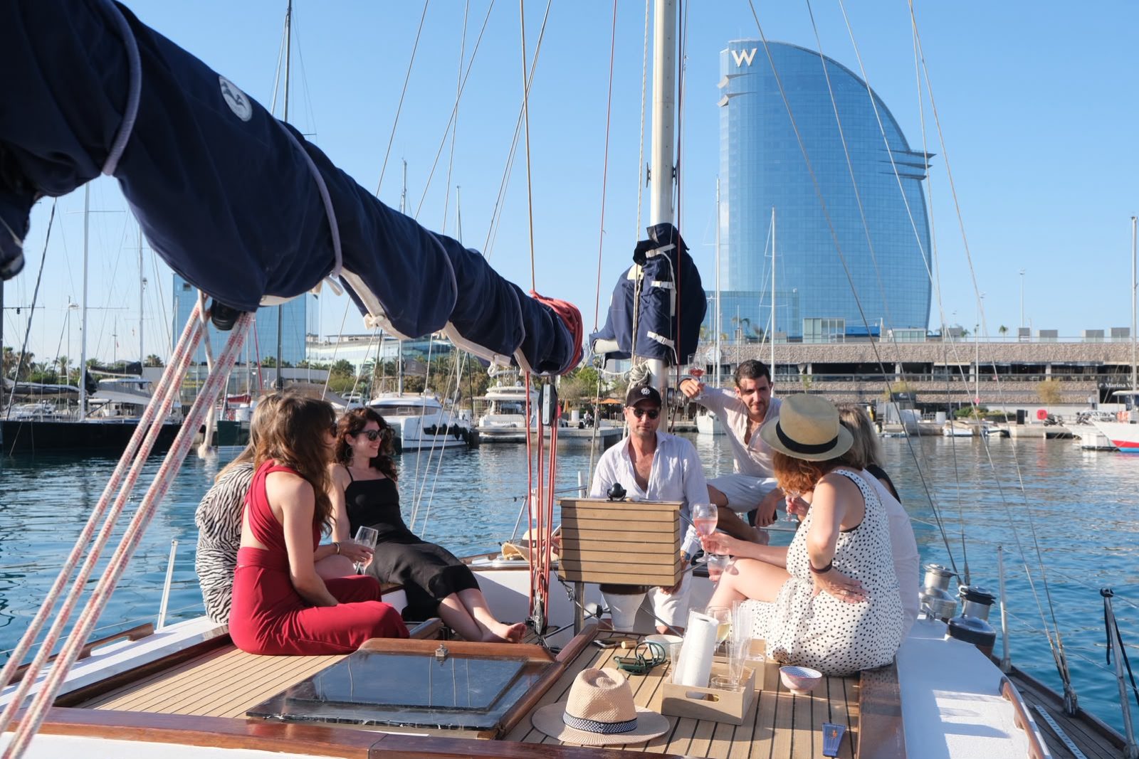 Alquiler de velero privado con patrón en Barcelona — foto 3 de La Ketch