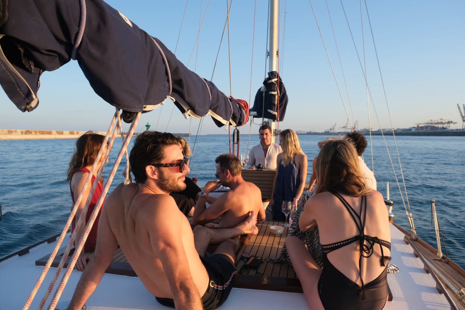 Alquiler de velero privado con patrón en Barcelona — foto 4 de La Ketch