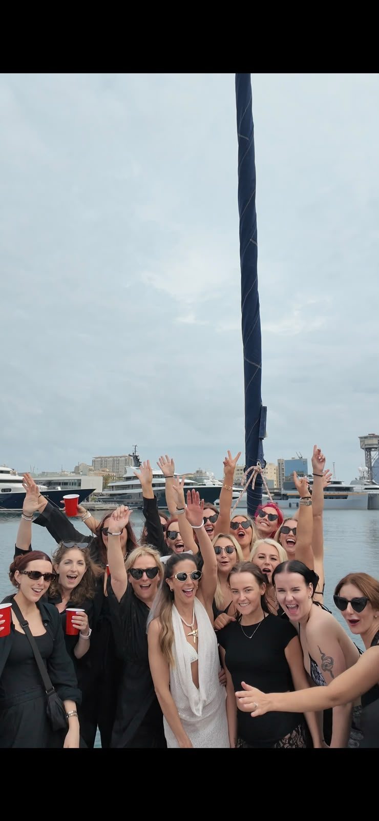 Despedida de soltera en barco en Barcelona