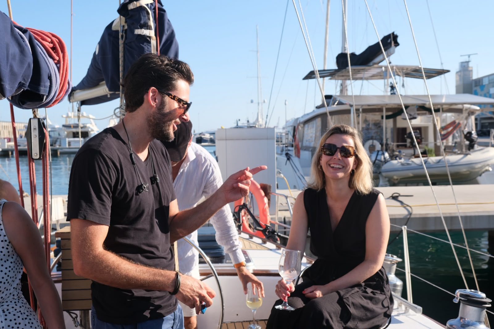 Paseo en barco con cava y tapas en Barcelona — foto 1 de La Ketch