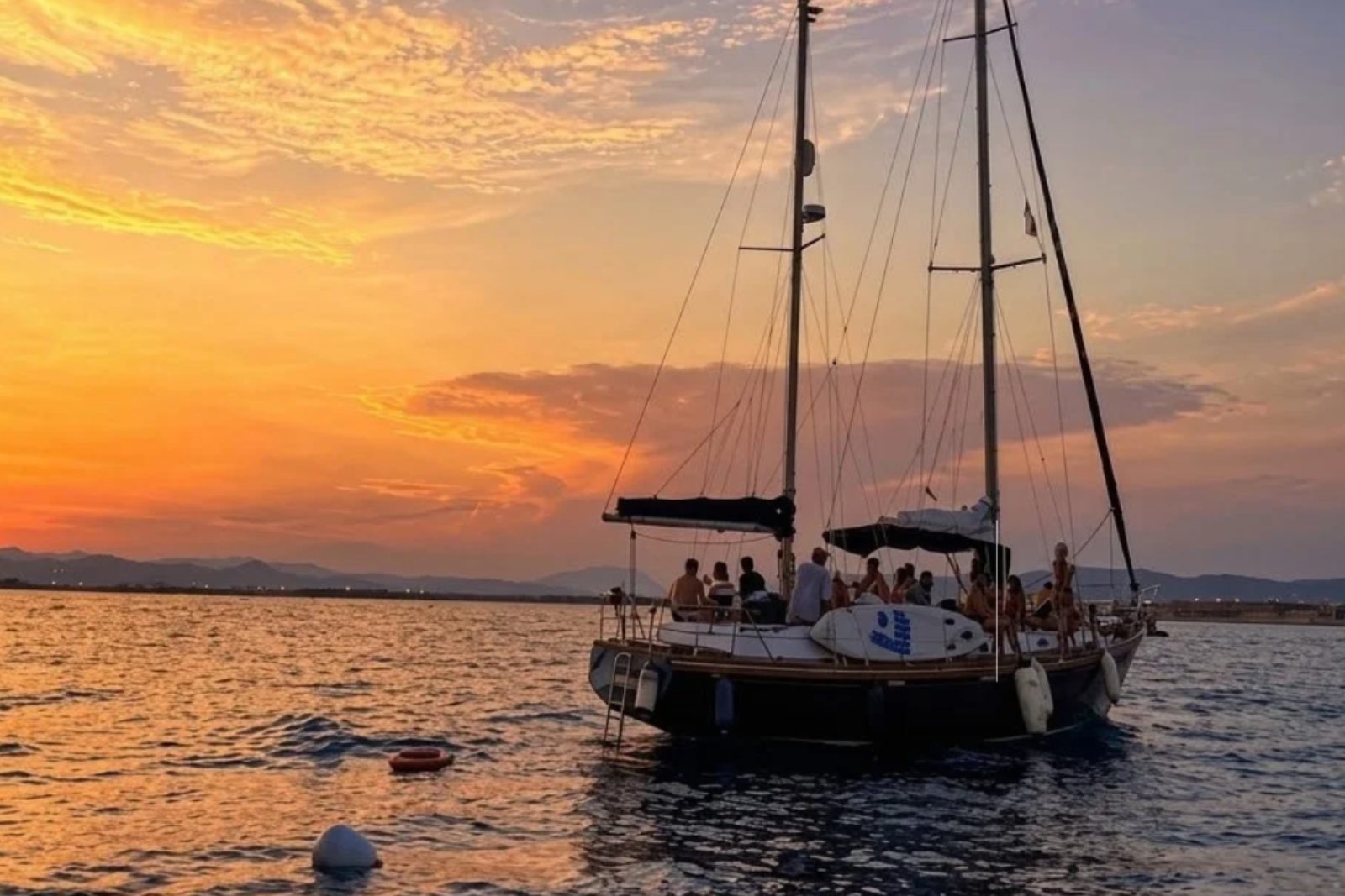 Golden Sunset Sailing en Barcelona, La Ketch